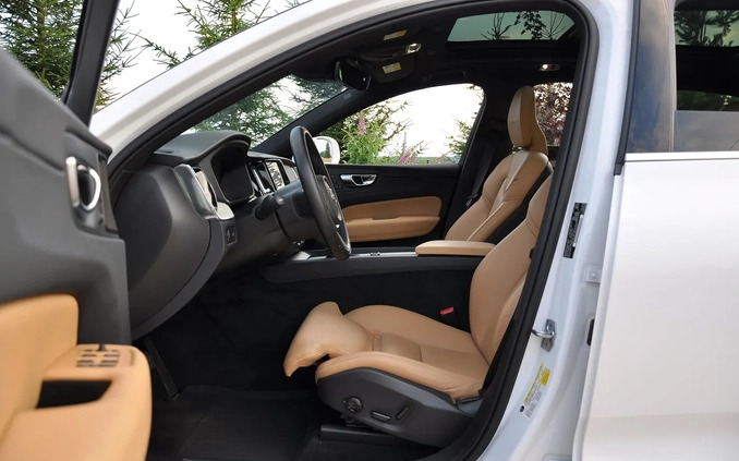 Volvo XC 60 cena 159000 przebieg: 13000, rok produkcji 2019 z Strzelin małe 466